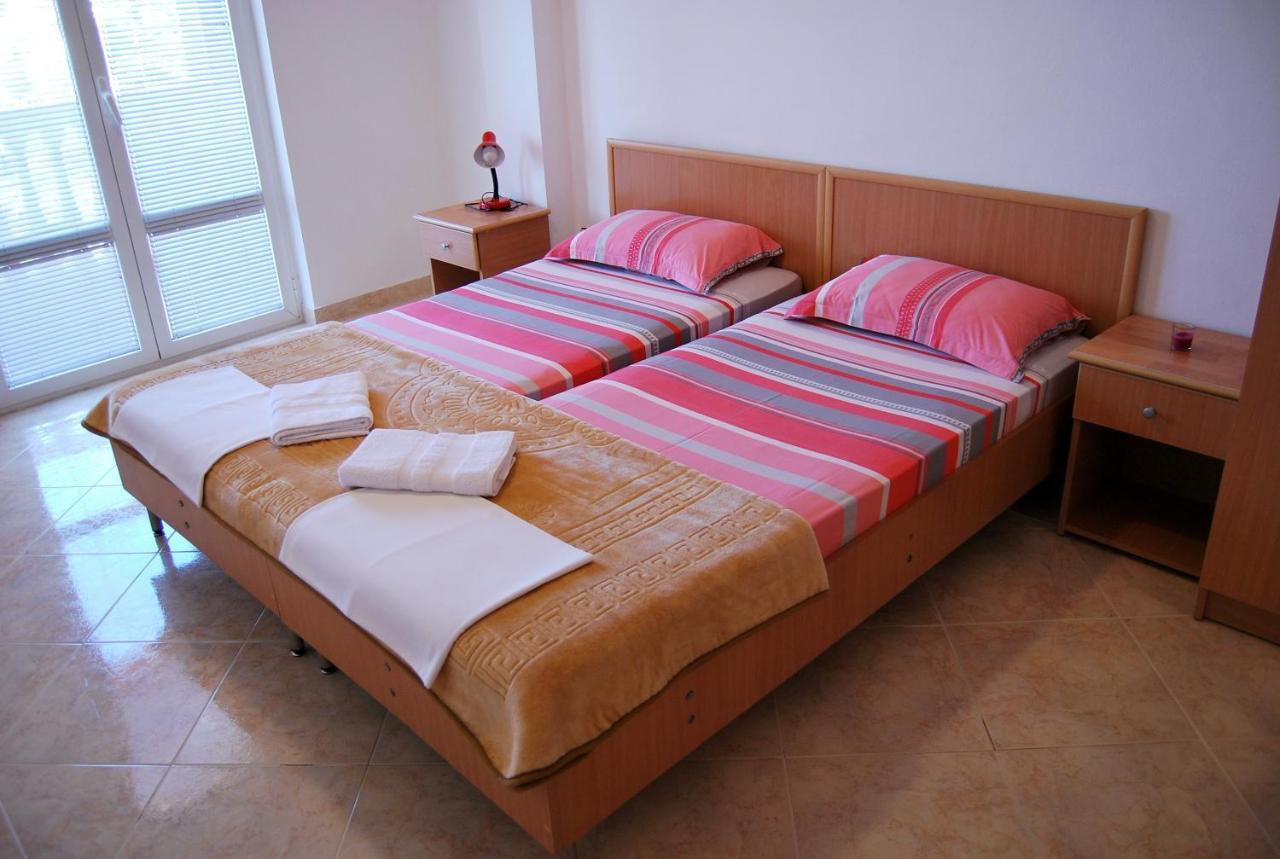 Omega Apartments 울친 외부 사진