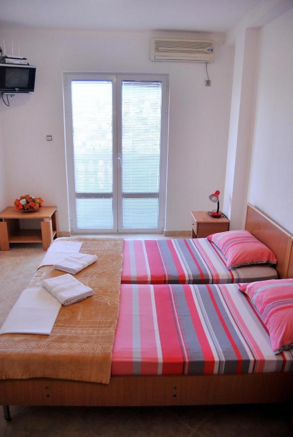 Omega Apartments 울친 외부 사진