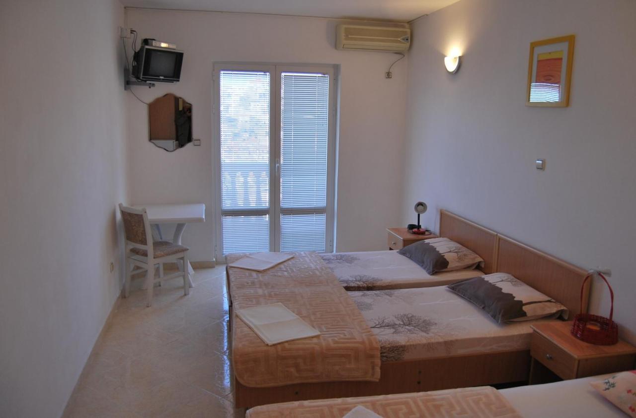 Omega Apartments 울친 외부 사진